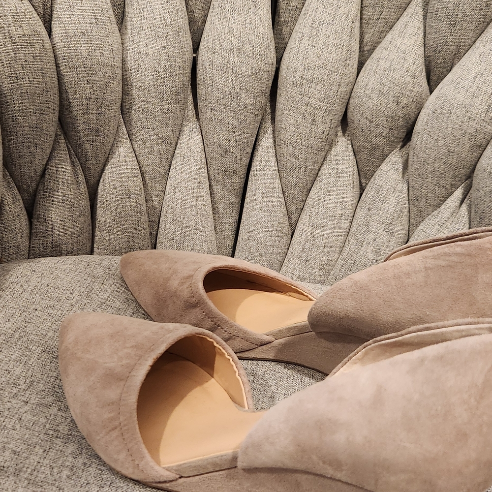 Franco Sarto Women's Tan Suede Slingback Wedges - Picture 3 of 4